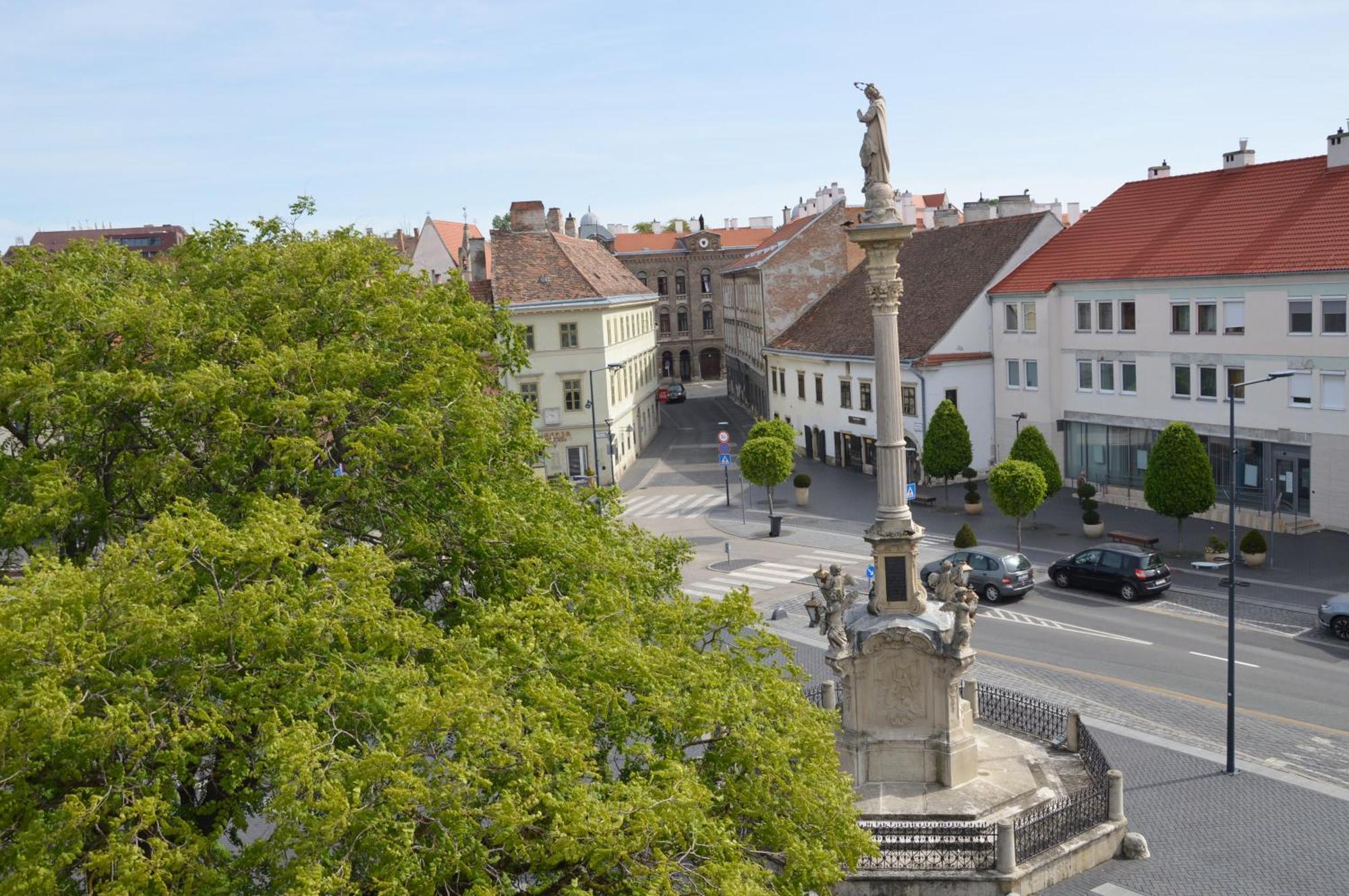 V62 Studio Apartments- Downtown Sopron Ödenburg Exterior foto